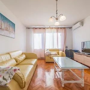 https://toni_r.hotelinzadar.com
